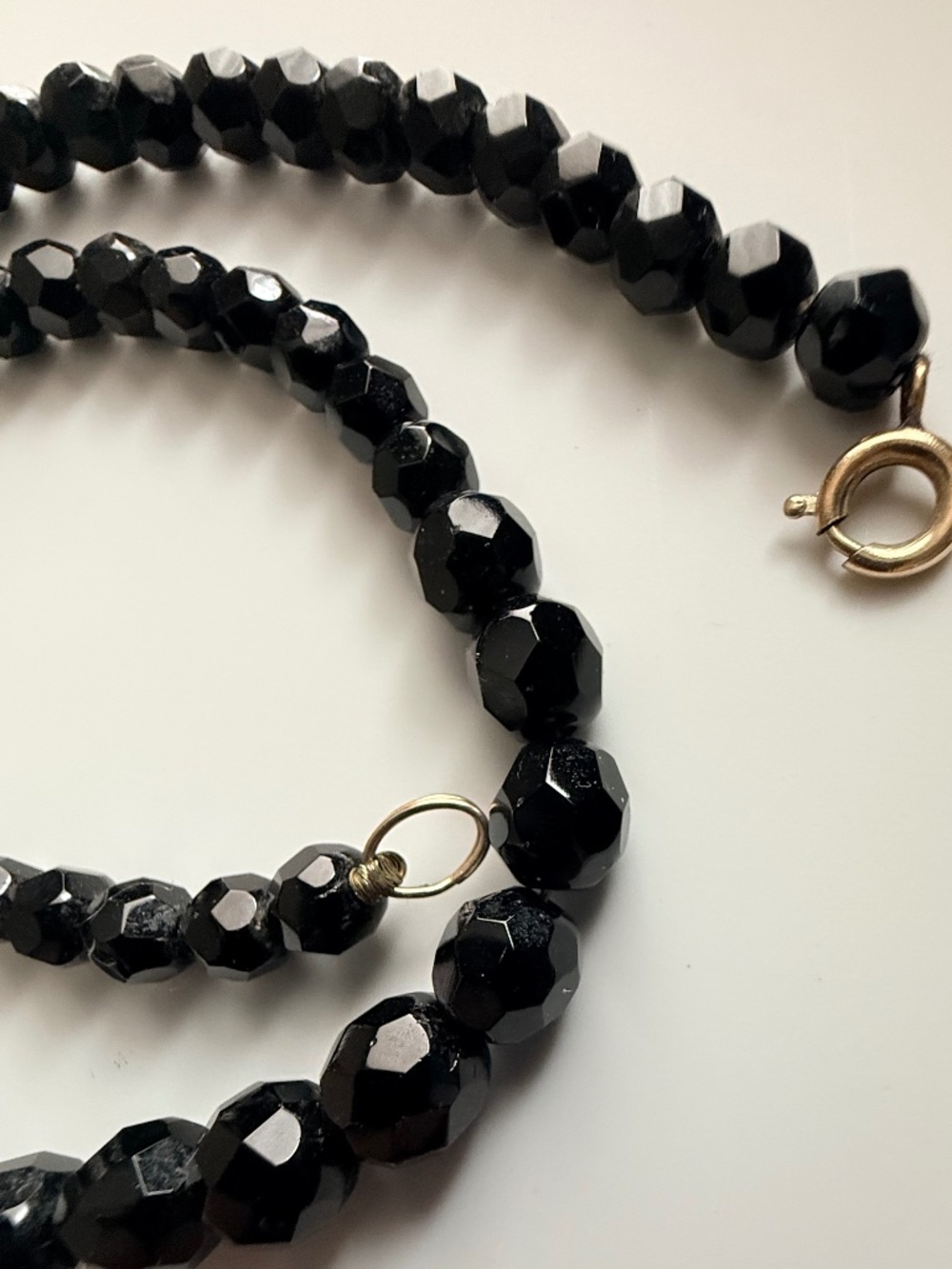 Vintage Black Glass Necklace - Picture 5 of 6